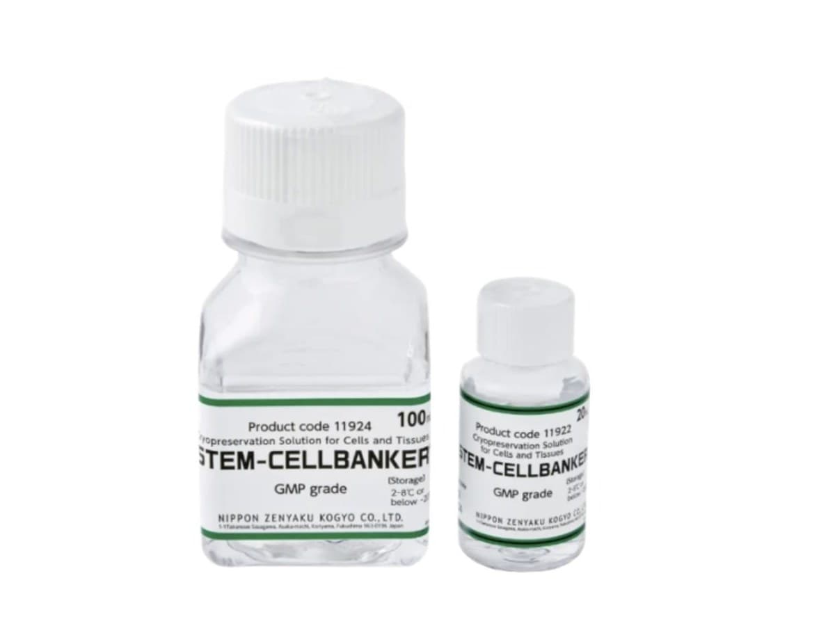 STEM-CELLBANKER GMP grade 동결보존액 100 mL와 20 mL 제품 병